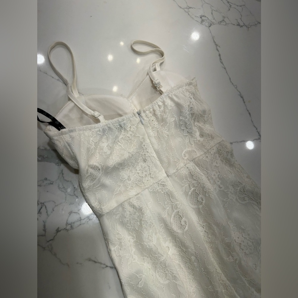 STUNNING LACE DRESS SIZE 4 - Picture 11 of 15